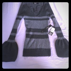 Two-toned bell sleeve shirt